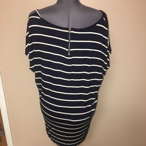 Free Kisses Plus Size 2X Blue and White Top - Picture 6 of 8